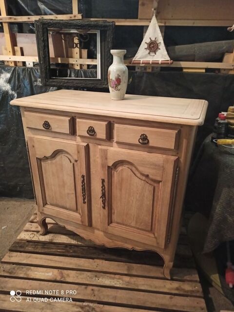 Buffet chne massif trs bon tat. 150 Saint-Grgoire (35)