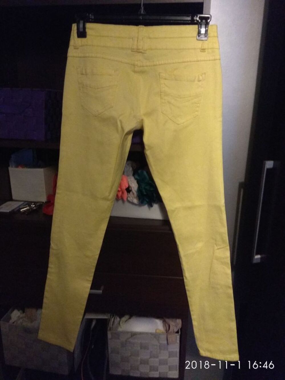 Pantalon slim jaune Vtements