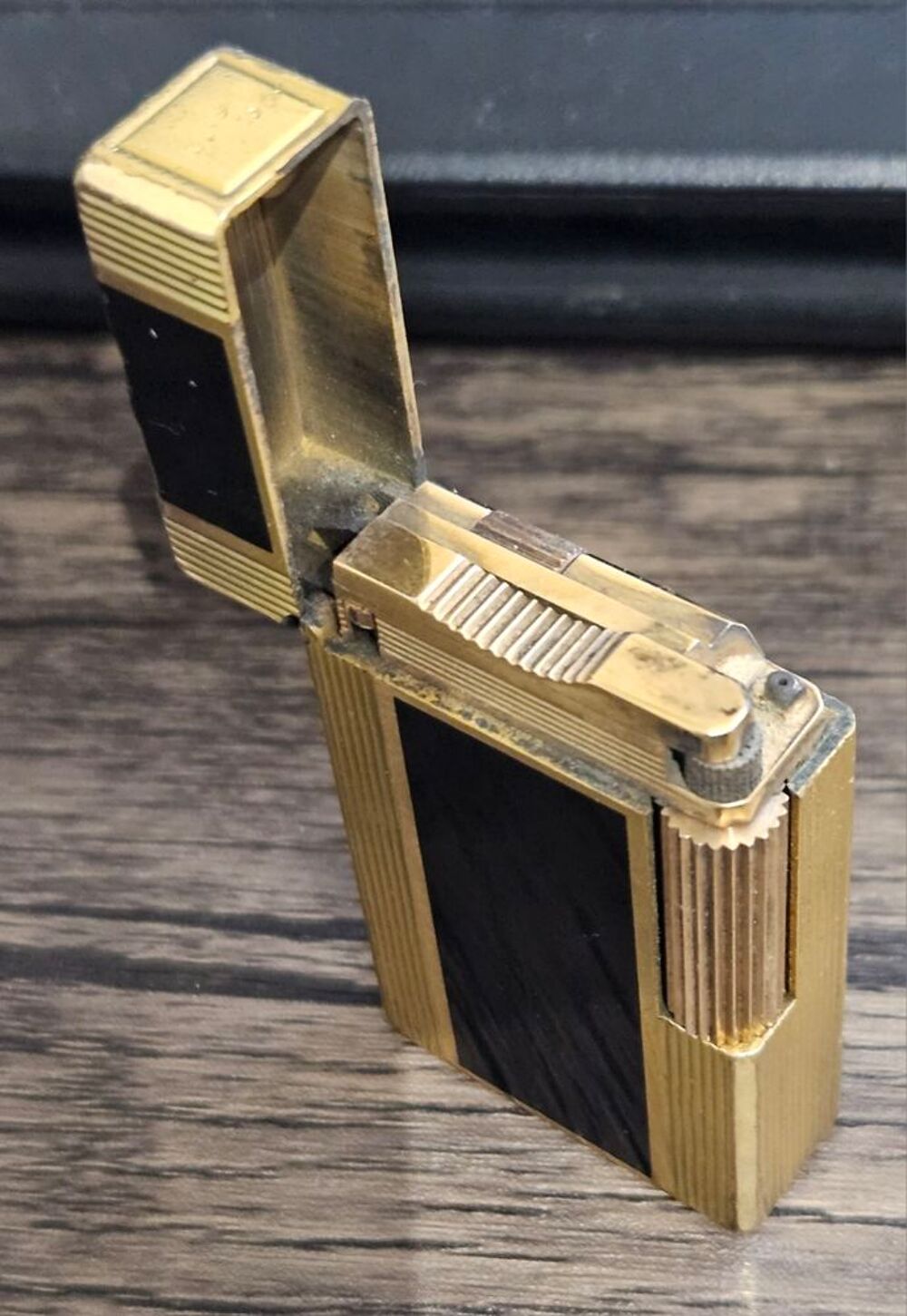 Briquet DUPONT Homme OR et LAQUE Noire 