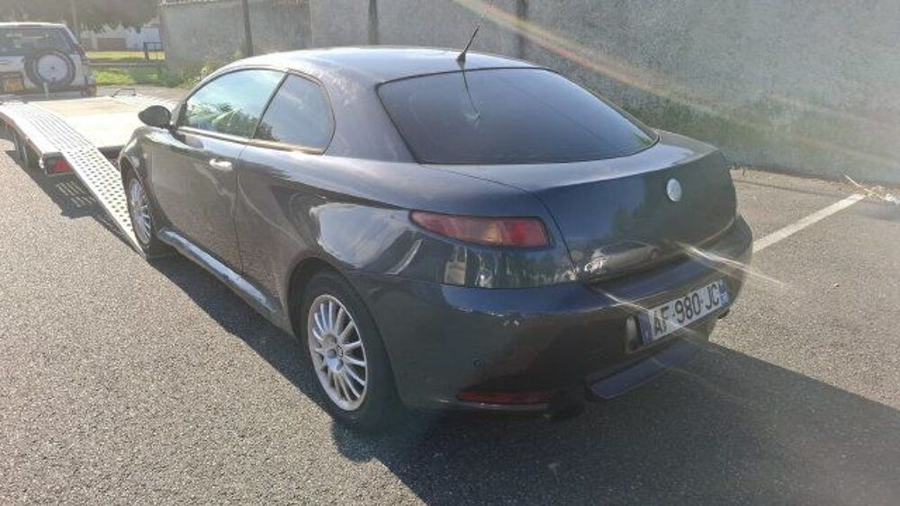 GT 1.9 JTD 150 Distinctive 2004 occasion 69320 Feyzin