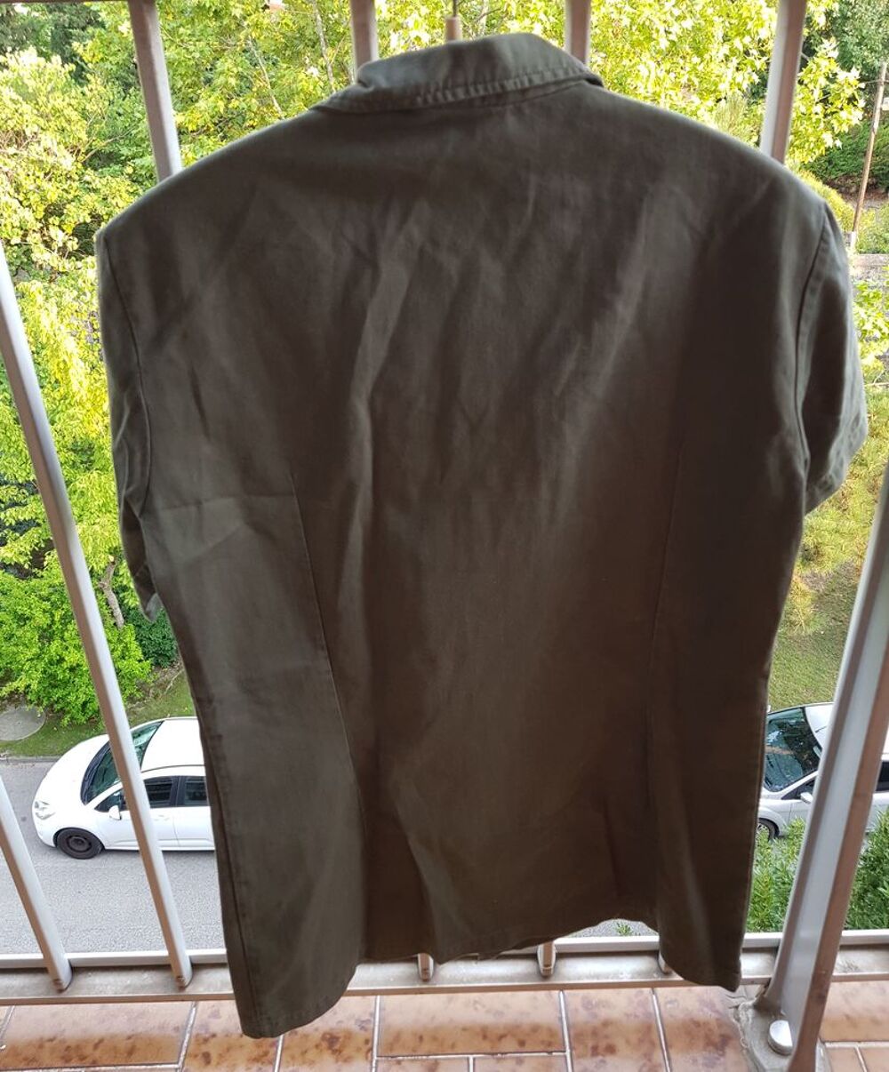 Chemisette militaire F1 VA OM de taille 37-38 mili ayant ser Vêtements