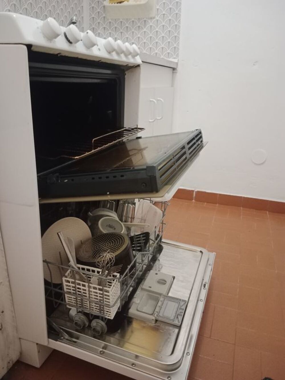 Combin&eacute; gazini&egrave;re + lave vaisselle 
Electroménager