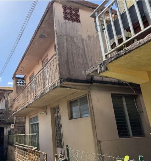   Maison en dur de type T5 Maison - 7 pièce(s) - 106 m²