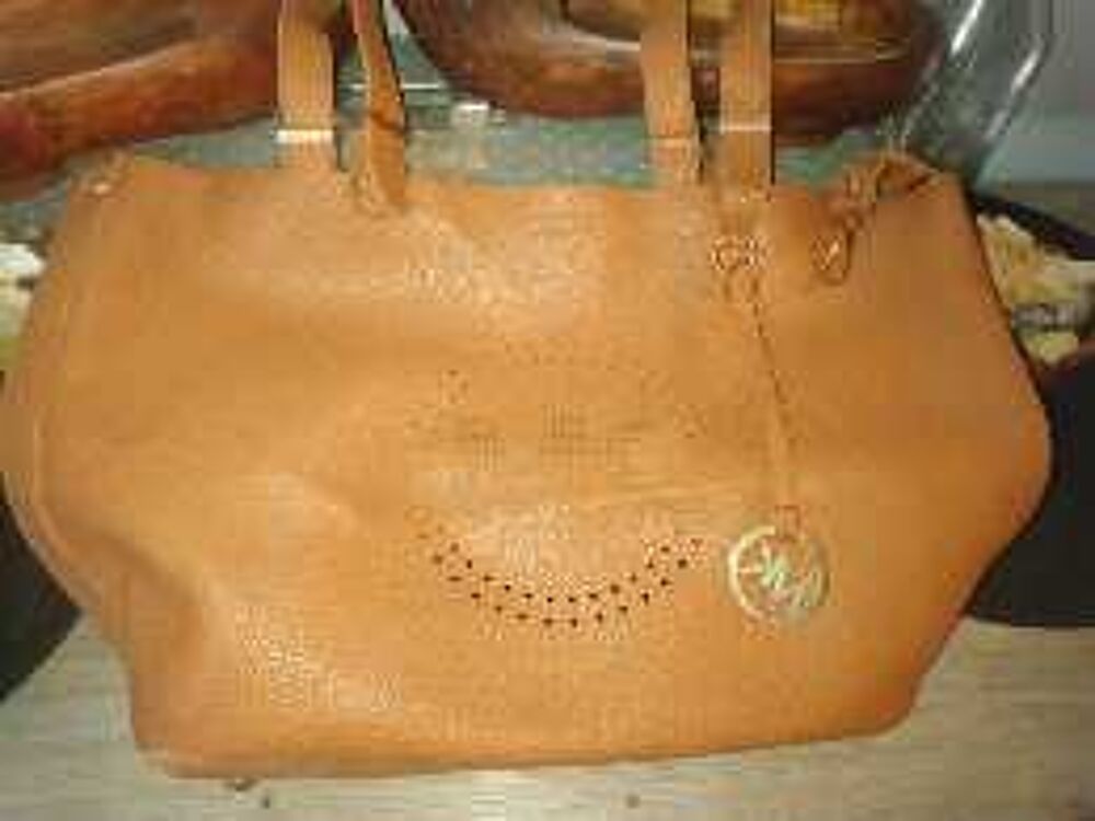 sac a main Michael Kors.. Maroquinerie