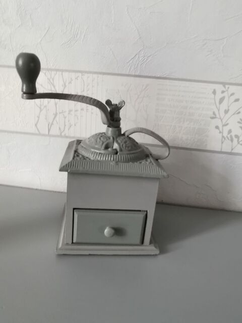 Moulin � caf� relook�. 10 Yvrench (80)