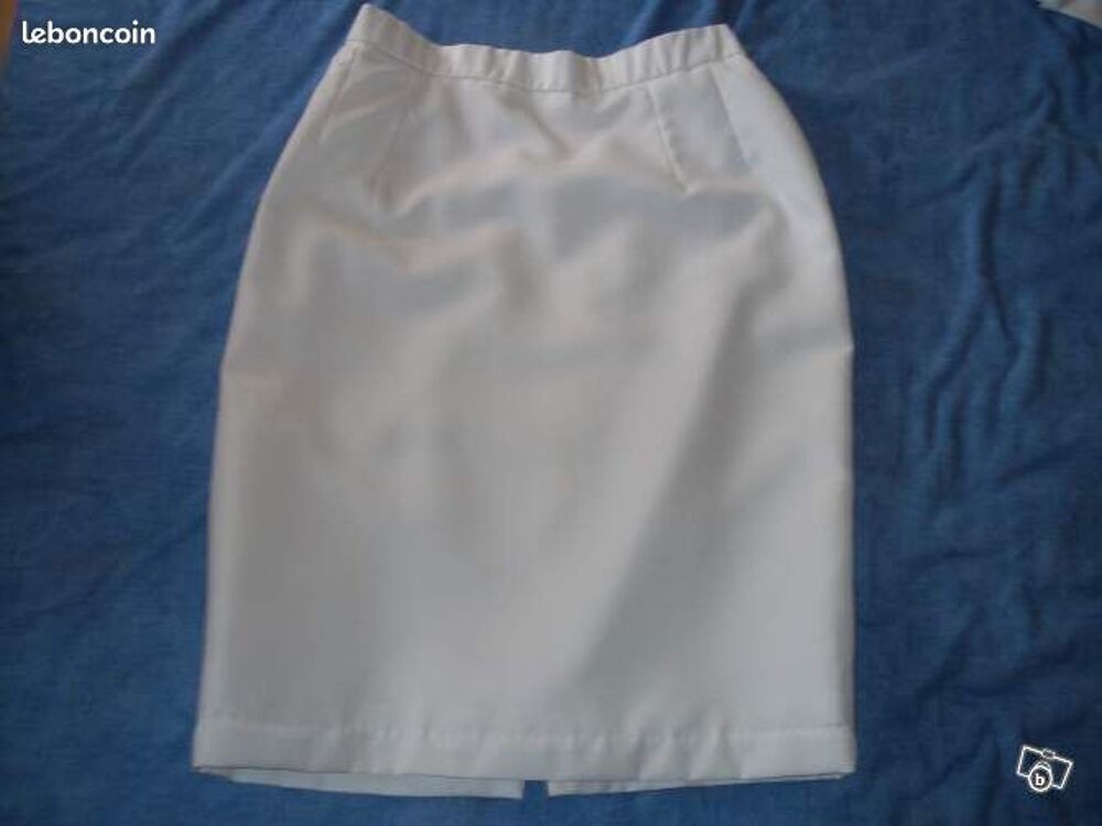 ENSEMBLE BLANC AVEC DENTELLE Vêtements