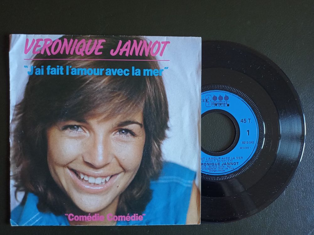 Lot 4 Disques vinyles 45T, vari&eacute;t&eacute; fran&ccedil;aise 1960 &agrave; 90 CD et vinyles