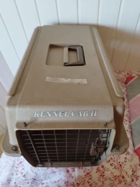 Cage de transport chat ou petit chien marque Kennel 15 01800 Meximieux