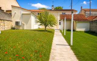  Immeuble à vendre 95 m² Luçon