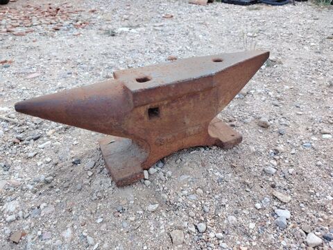 Enclume saut du tarn albi 42 kg 240 Saint-Jean-de-Fos (34)