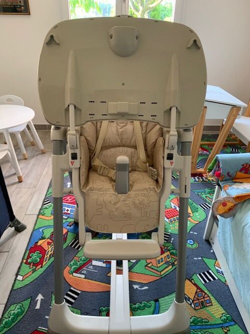 chaise haute b&eacute;b&eacute; Puériculture