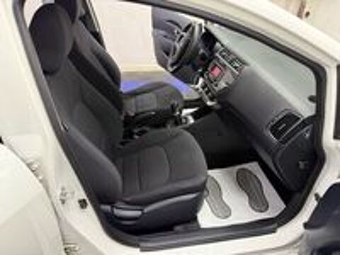 Rio 1.1 CRDi 75 Motion 2016 occasion 69120 Vaulx-en-Velin
