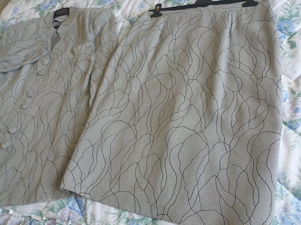 Ensemble veste longue et jupe Vêtements