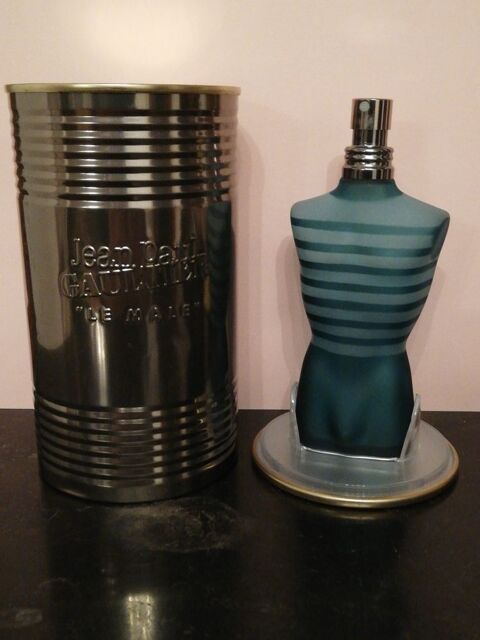 Flacon VAPORISATEUR VIDE J P GAULTHIER  LE MALE  + boite 11 cuisses (71)