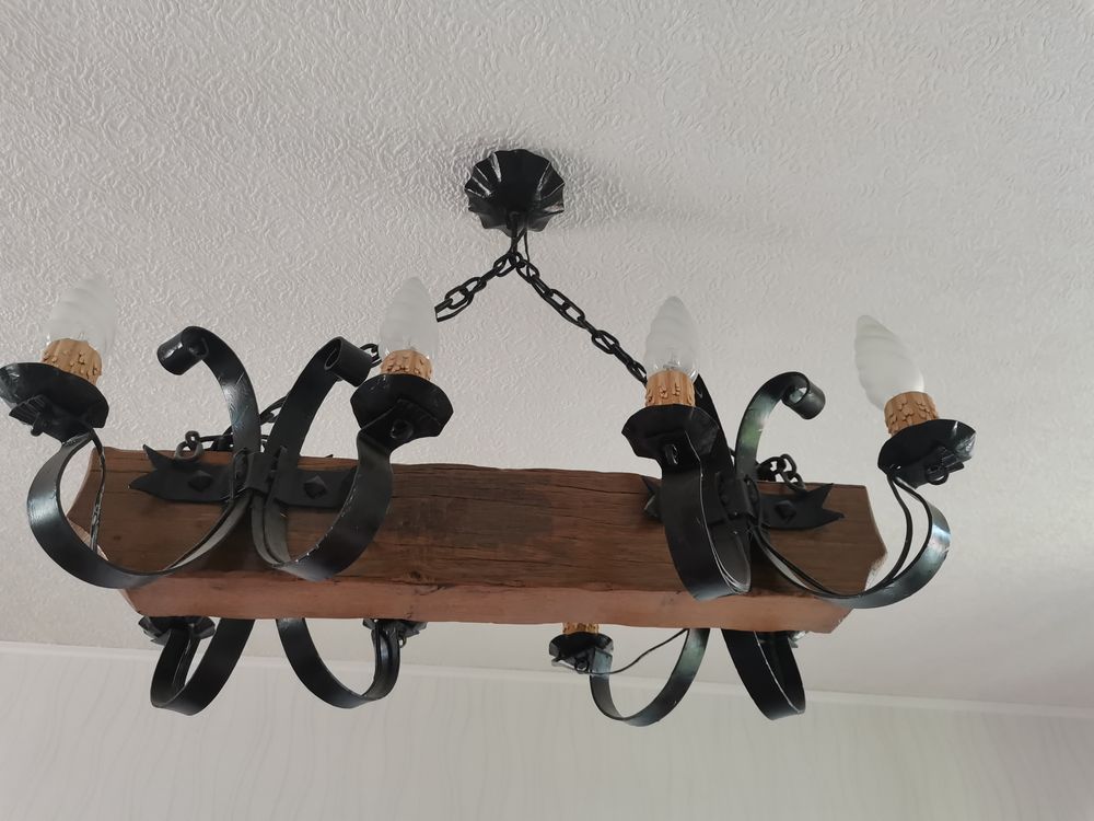 Lustre rustique. Décoration