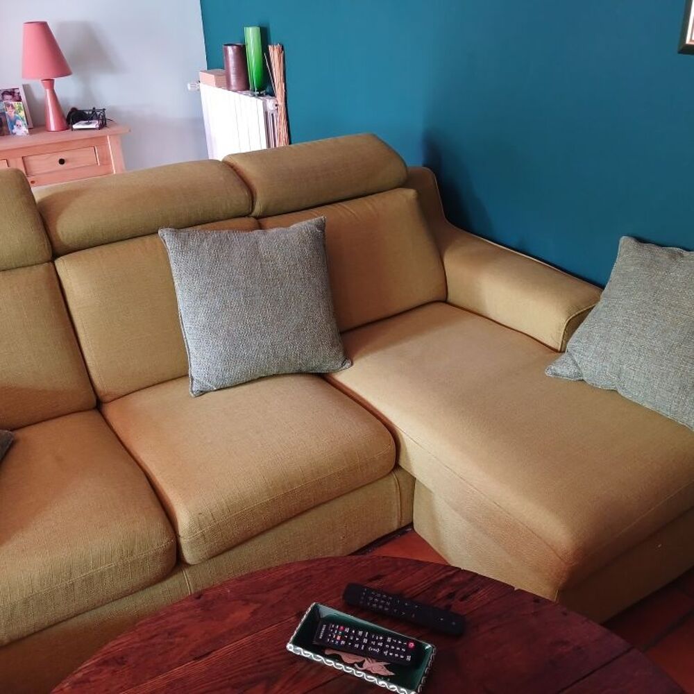 Canap&eacute; 3 places + Pouf assorti Meubles