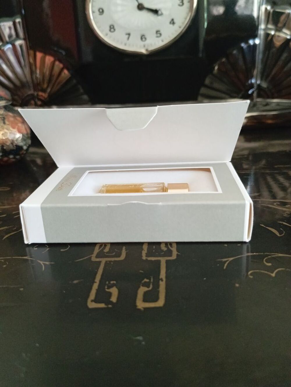 Miniature de parfum Miss Dior 2ml dans sa bo&icirc;te 