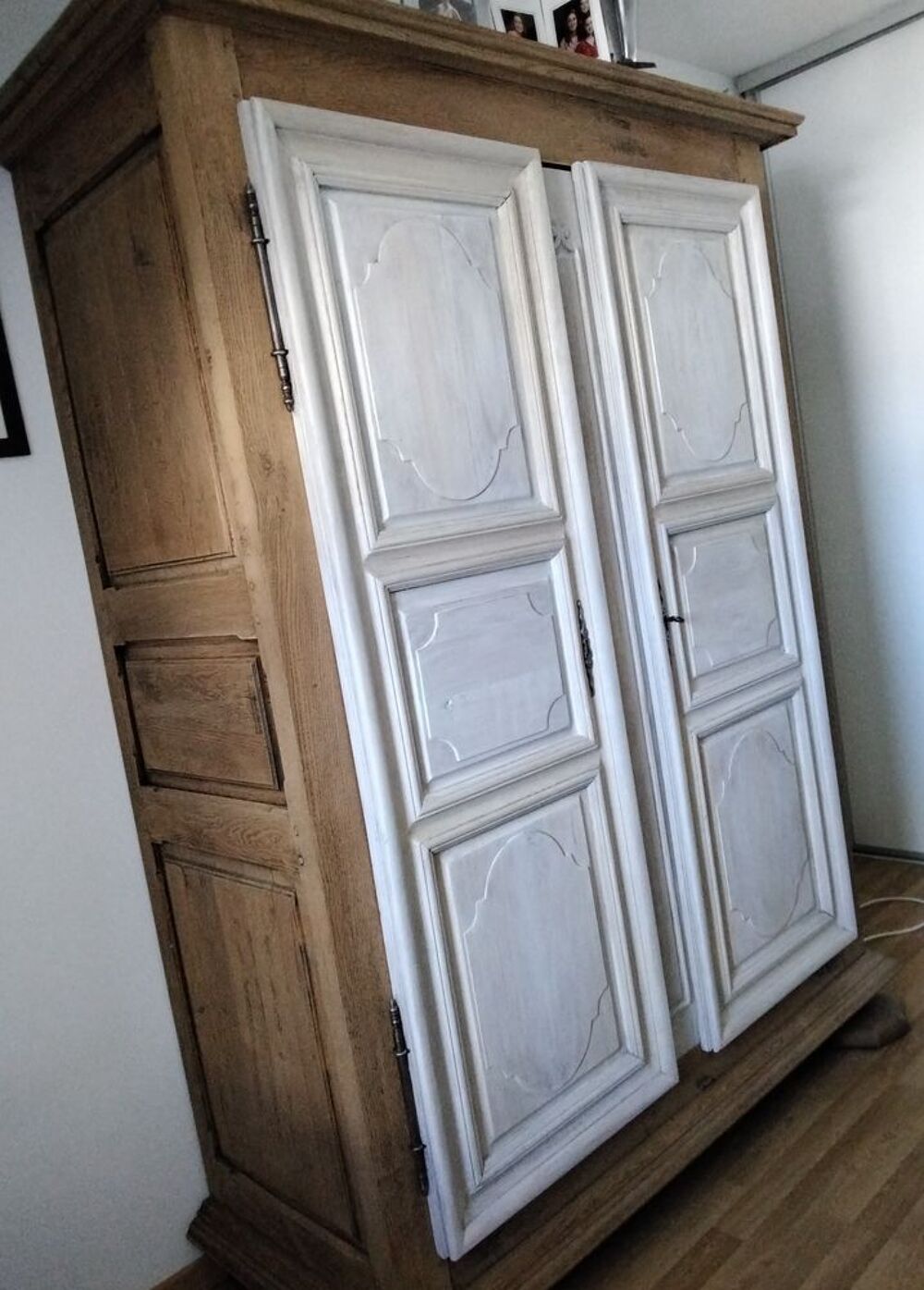 Armoire en cha&icirc;ne massif Meubles