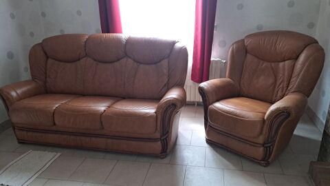 Salon en bois massif et cuir Gold (canapé + 2 fauteuils) Laon (02)