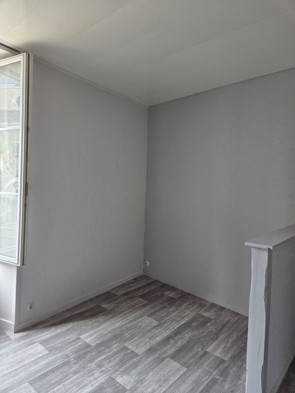 Location Appartement Studio au centre du village Vouillé