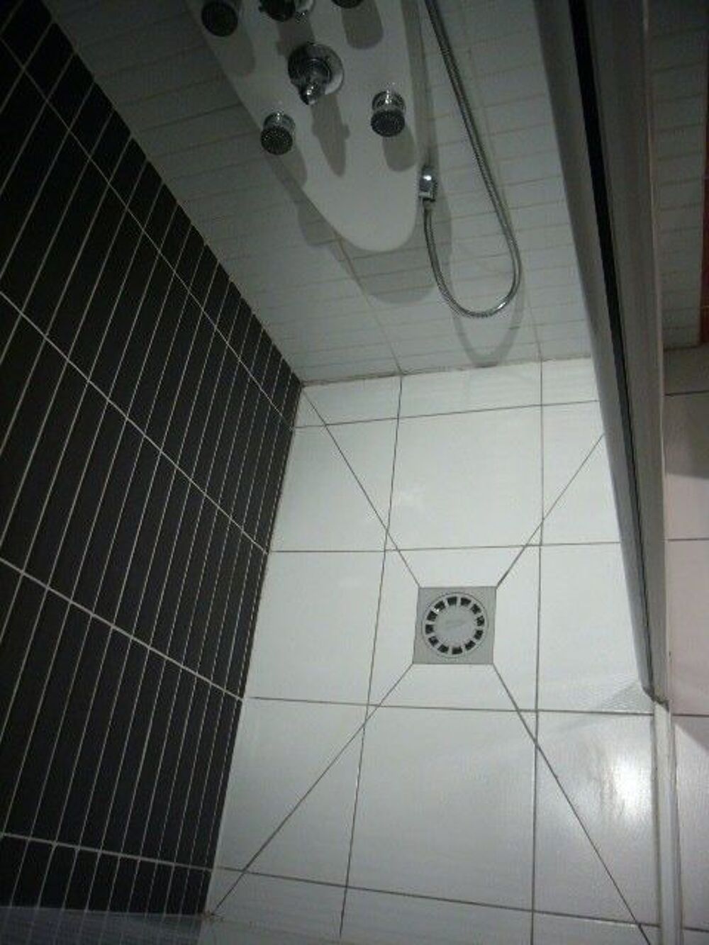 Location Appartement salle de douches avec WC, double vitrage, chauffage collecti Viry-châtillon