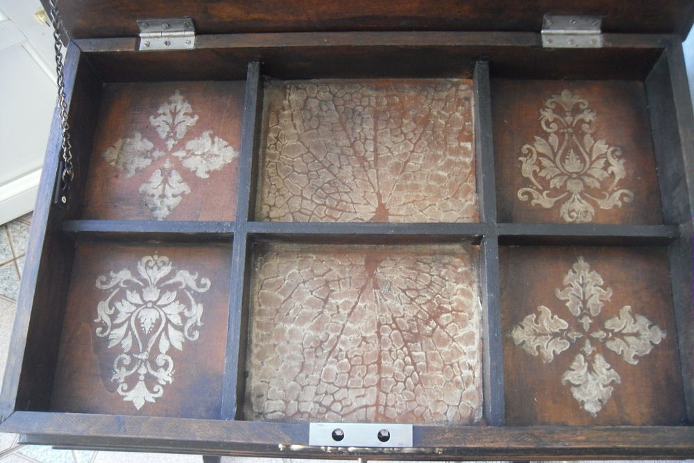 Table &agrave; bijoux Meubles