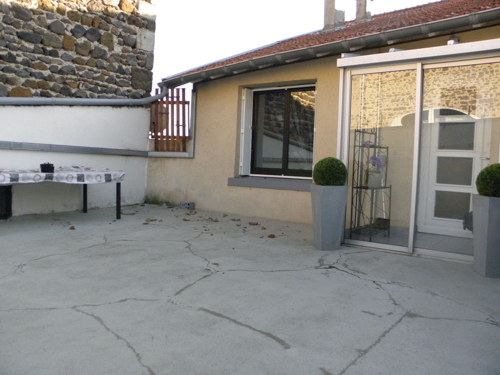 Location Appartement BEAU T2 AVEC COUR ET GARAGE PROCHE LE PUY EN VELAY Polignac