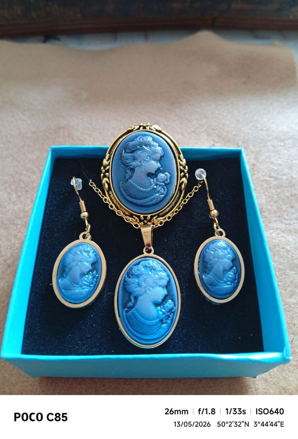 parure cam&eacute;e reine Victoria inoxydable hypoagergique neuve Bijoux et montres