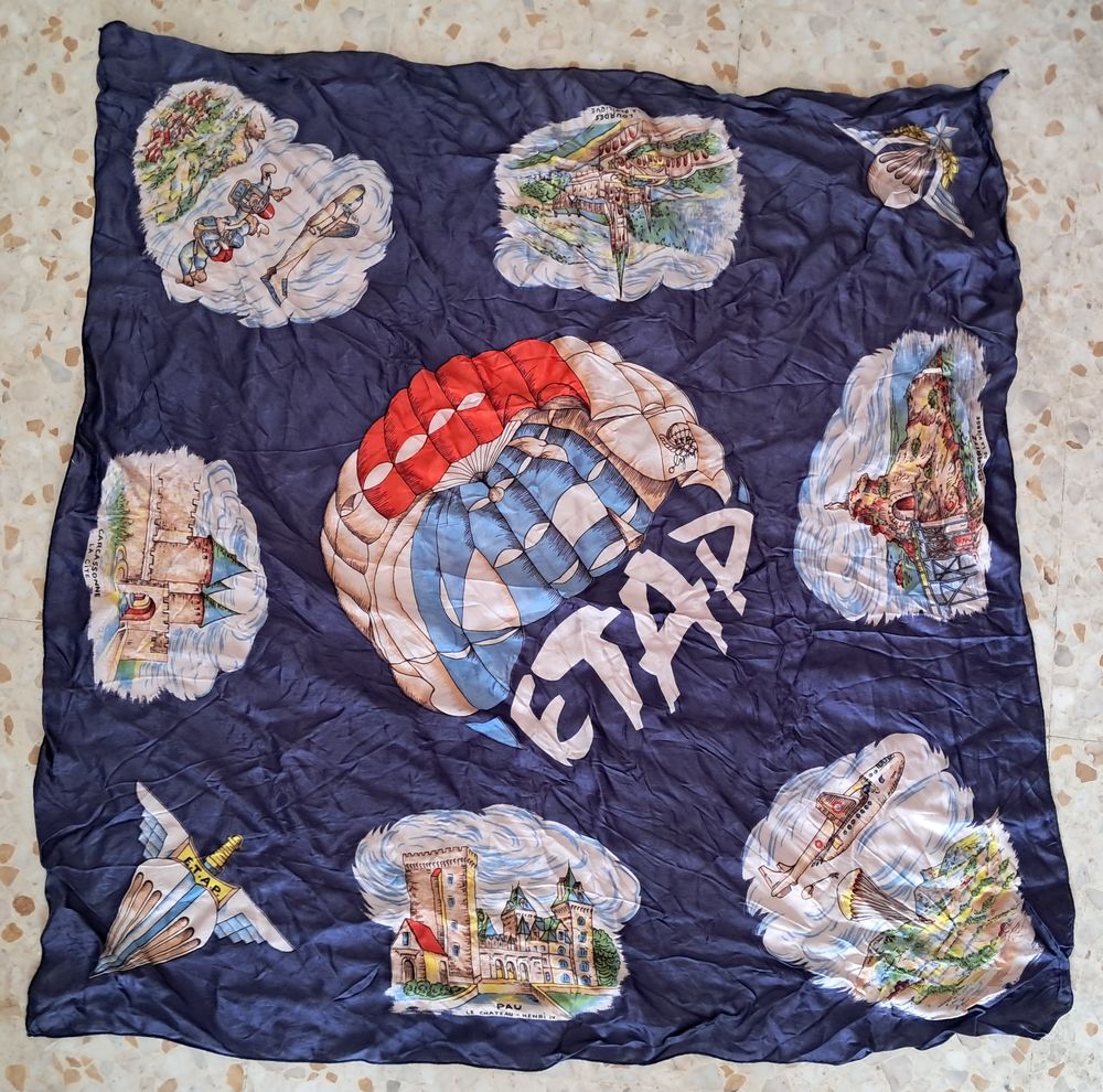 foulard en soie souvenir ETAP &eacute;cole des troupes a&eacute;roport&eacute;es 