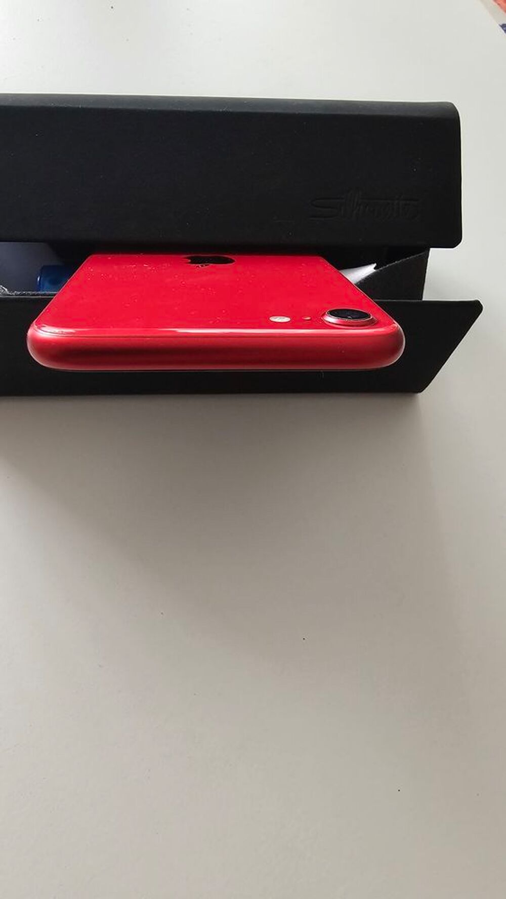Iphone SE 2020 rouge 64go
D&eacute;bloqu&eacute; tout op&eacute;rateur 
&Eacute;tat neuf Téléphones et tablettes