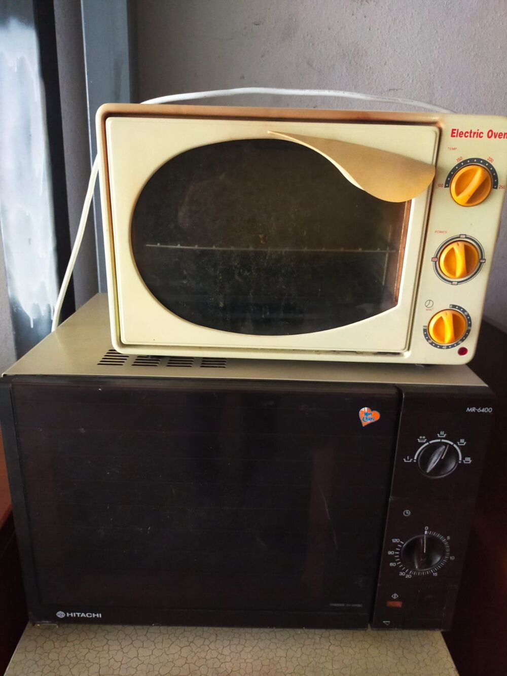 Globe terrestre vintage qui fonctionne tres bien sur Gens de Confiance
