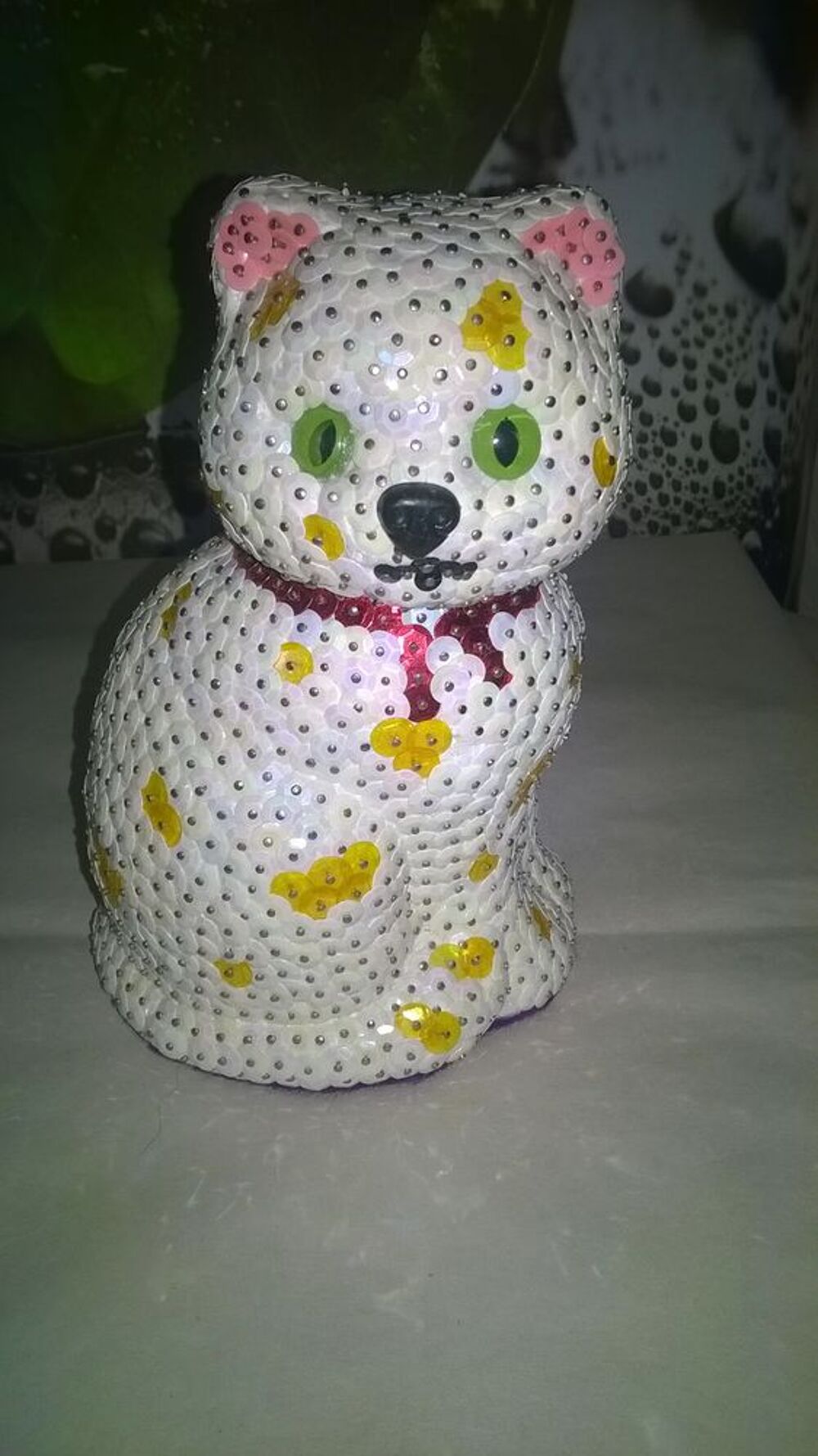 Statue chaton paillettes
Excellent etat
Blanc avec des yeu Décoration