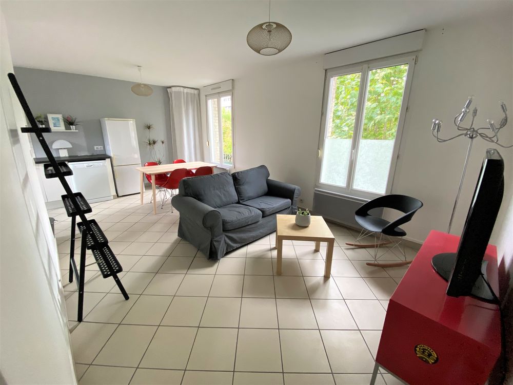 Location Appartement Bel appartement meublé T2 centre-ville 43 m2 dernier étage Reims
