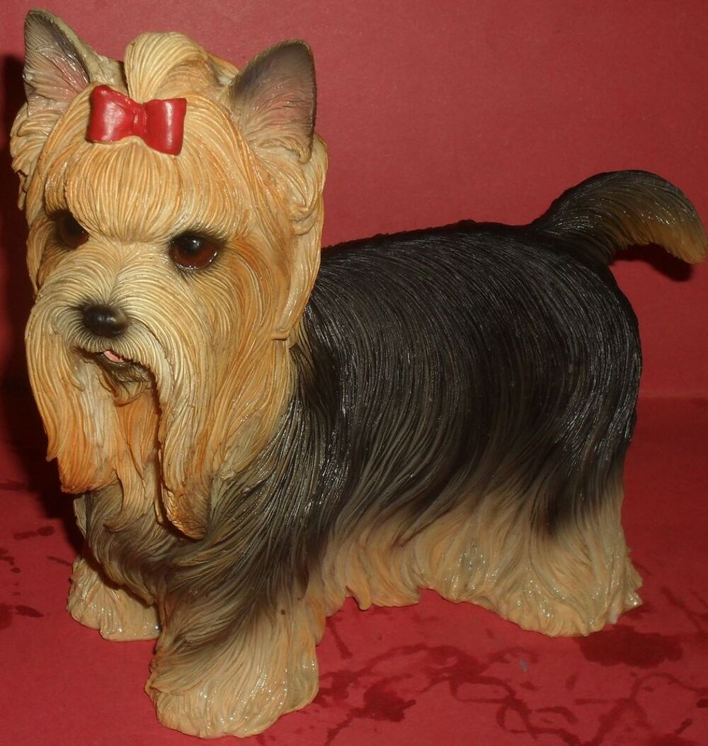 1 statues chien yorkshire terrier. Décoration