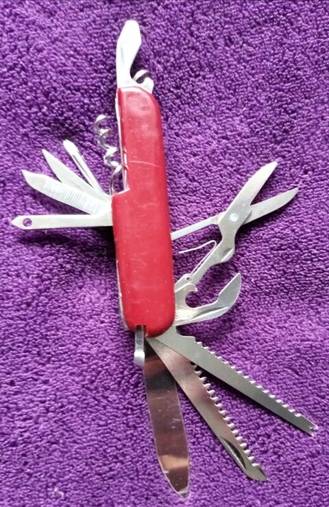 Couteau multi fonction 13 outils 48 Rennes (35)