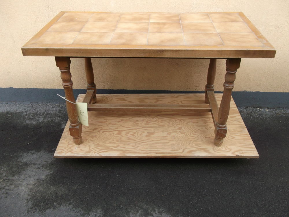 table carrel&eacute;e Meubles
