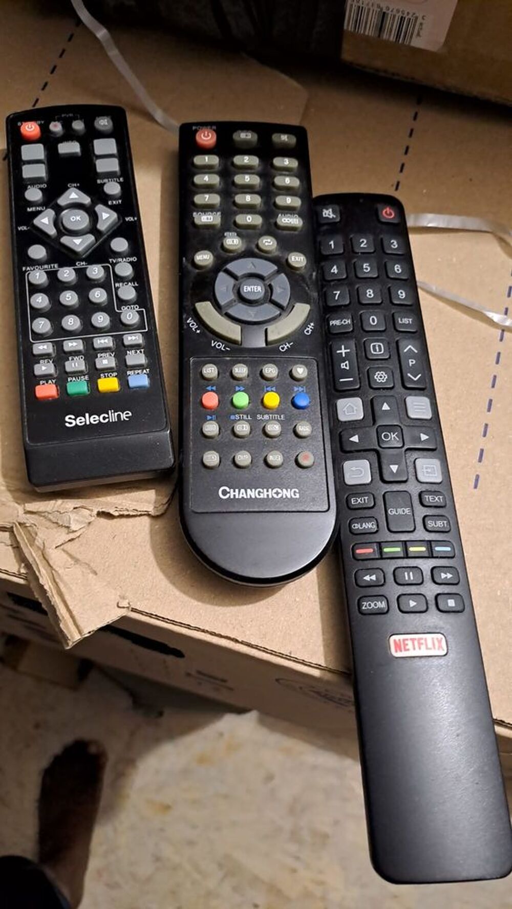 Lot de 2 t&eacute;l&eacute;s Photos/Video/TV