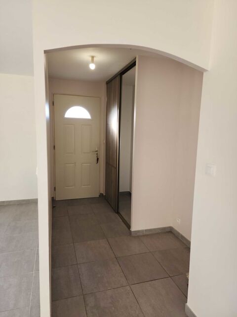   Maison 4 pièces - 104 m2 - 3 chambres Maison - 4 pièce(s) - 104 m²
