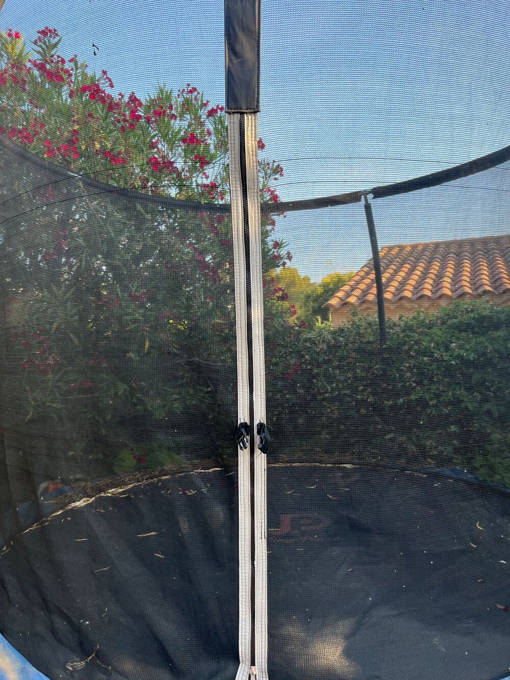 trampoline de 3m tr&egrave;s bon &eacute;tat Jardin