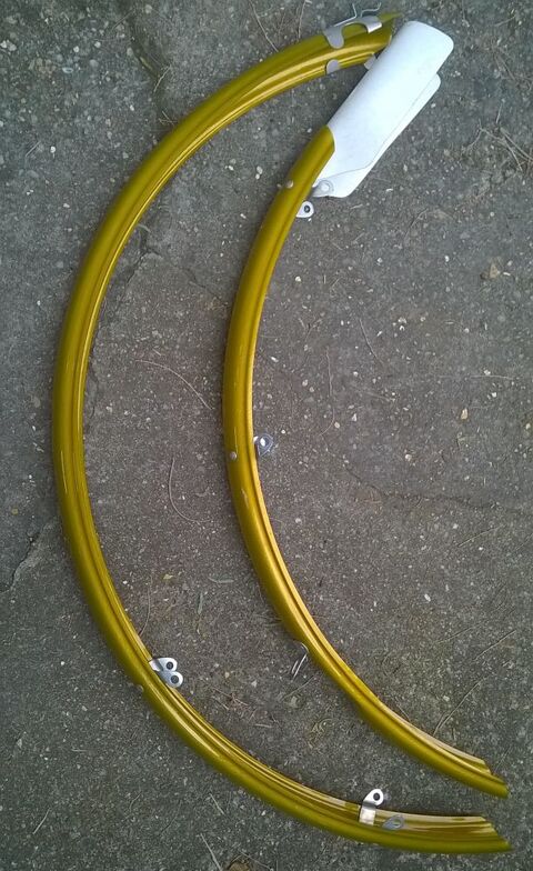 PAIRE DE GARDE BOUE 10 Mantes-la-Jolie (78)