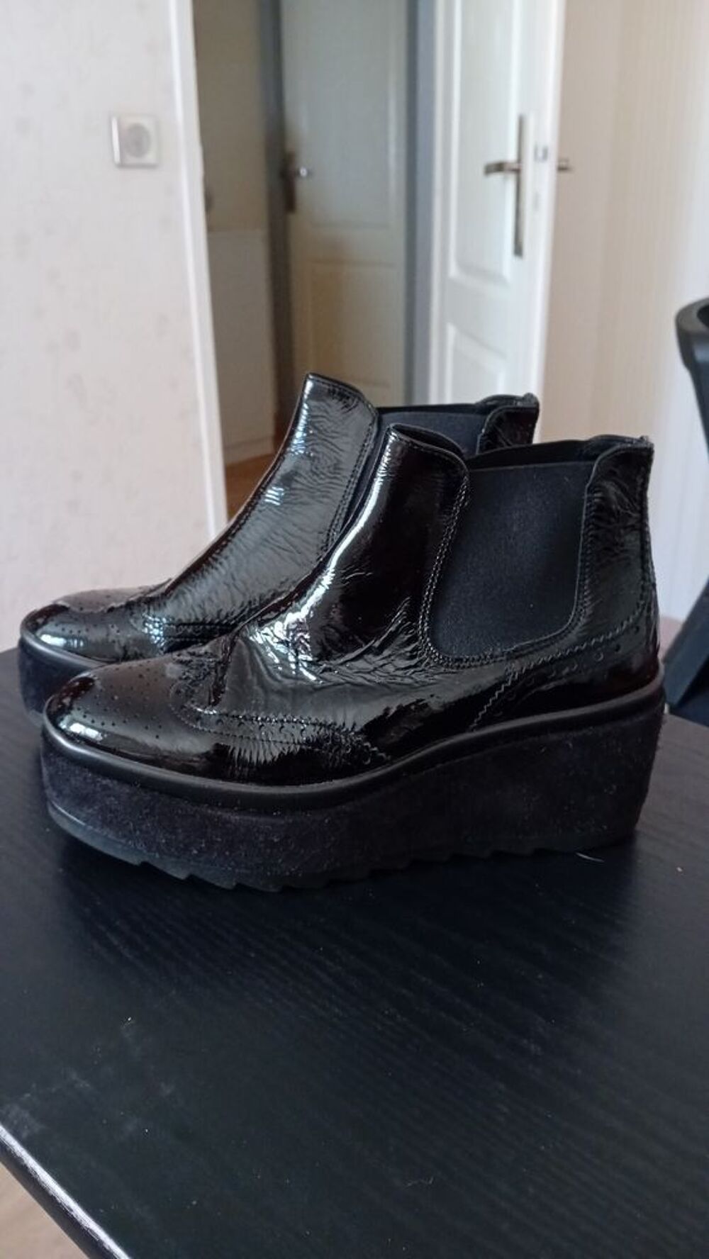 BOTTINES NOIRES MARQUE J HAY Chaussures