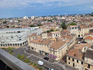 Vente Appartement BORDEAUX 
grand appartement très clair récemment rénové Bordeaux