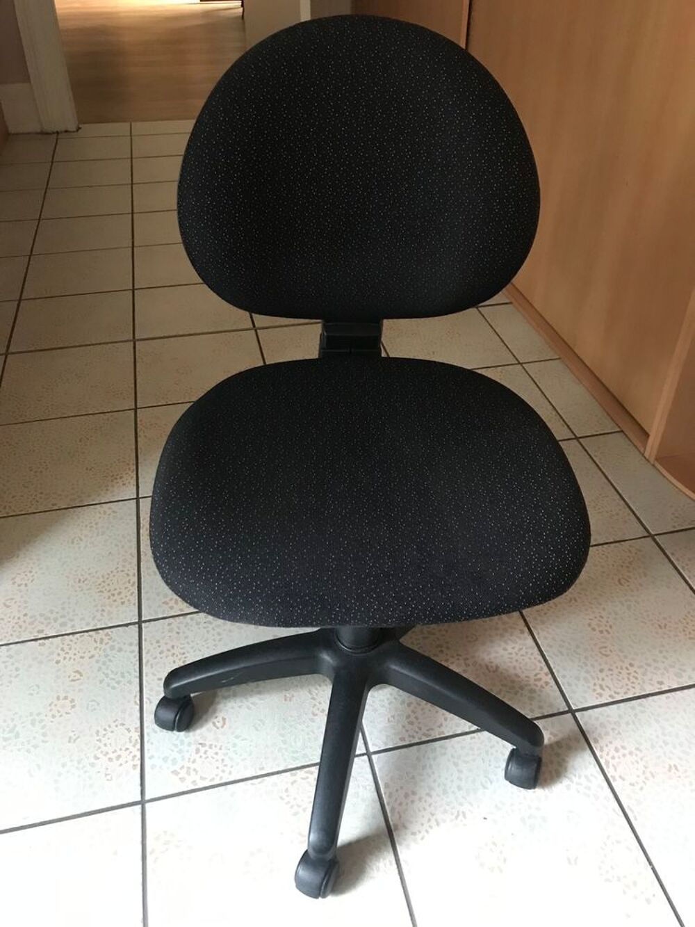 SIEGE DE BUREAU REGLABLE Meubles