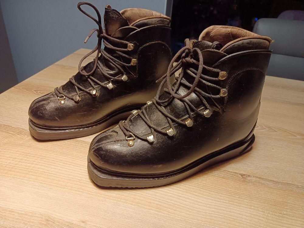 CHAUSSURES SKIS CUIR ANN&Eacute;ES 60 COLLECTOR ! Chaussures