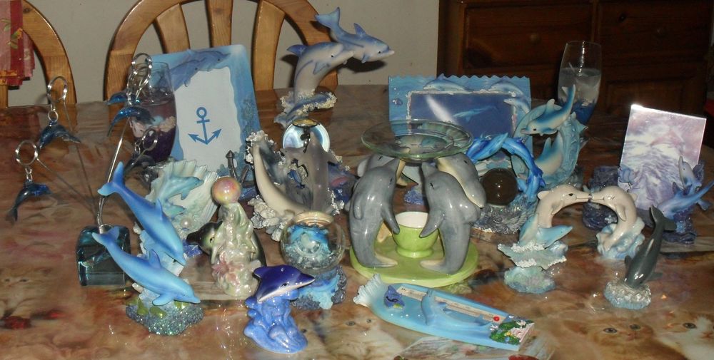 Lot de 23 bibelots sur le th&egrave;me DAUPHINS Décoration