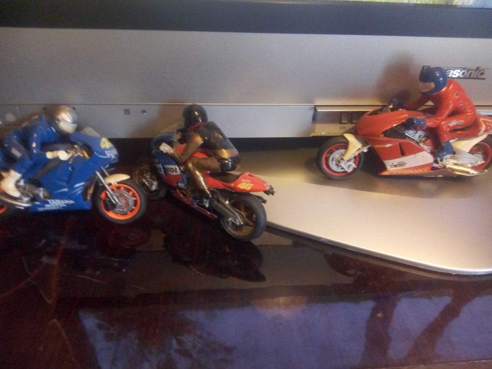 3 maquettes de motos Jeux / jouets