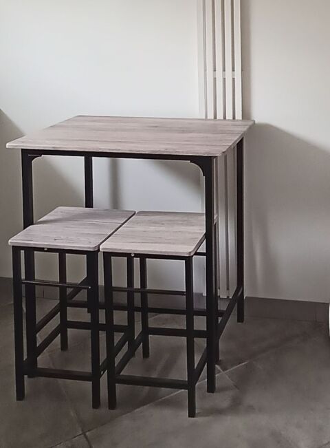 Table d'appoint avec deux tabouret 50 Milizac (29)