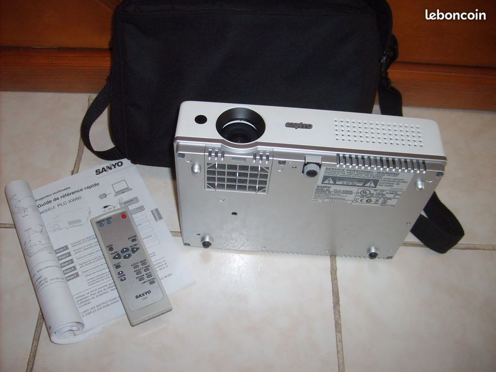 VIDEOPROJECTEUR SANYO mod&egrave;le PLC-XW60 Photos/Video/TV