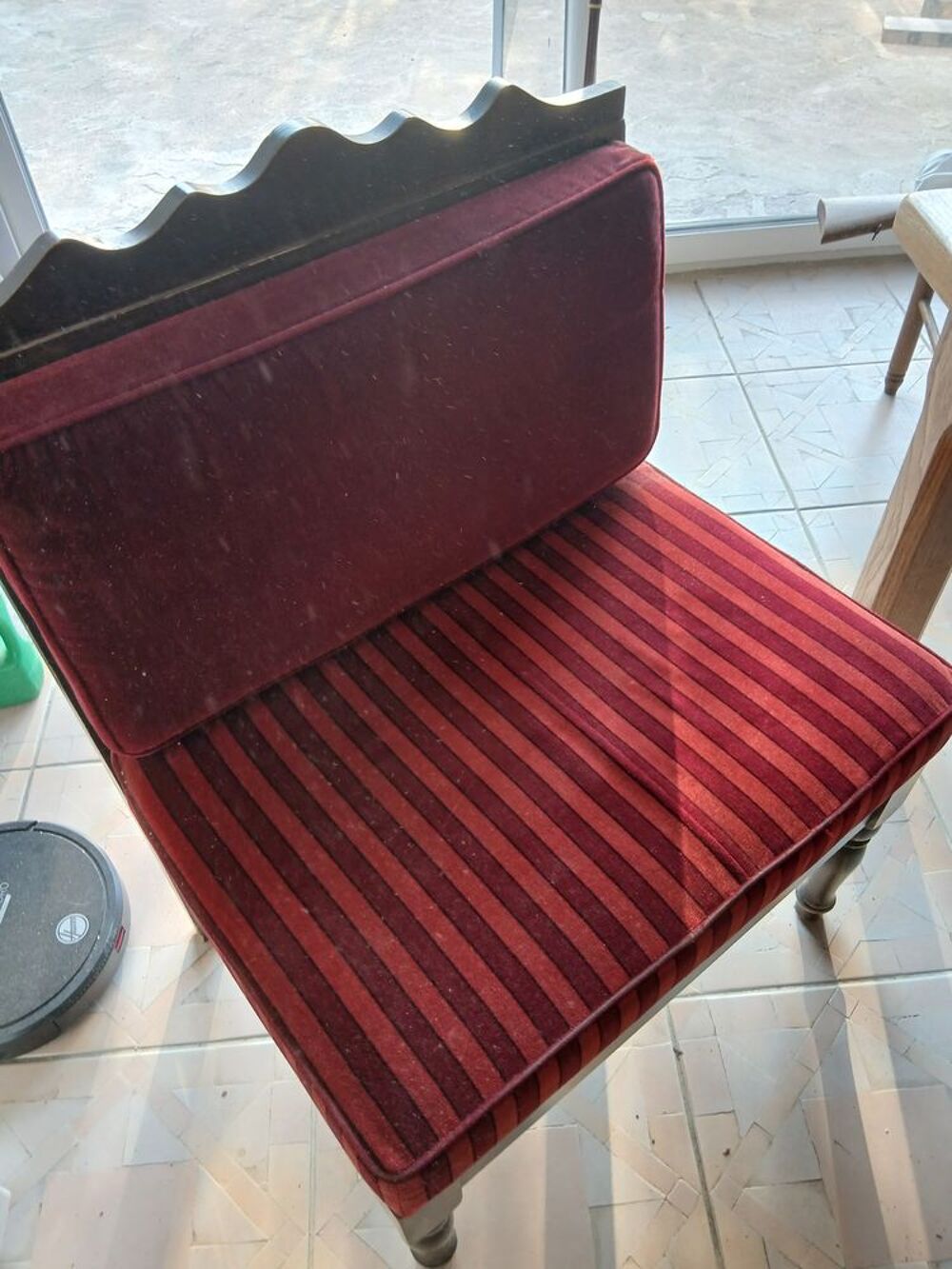 CHAISES OU FAUTEUILS Meubles