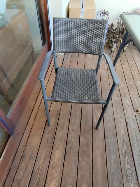 table jardin chaises et fauteuils 250 Meylan (38)